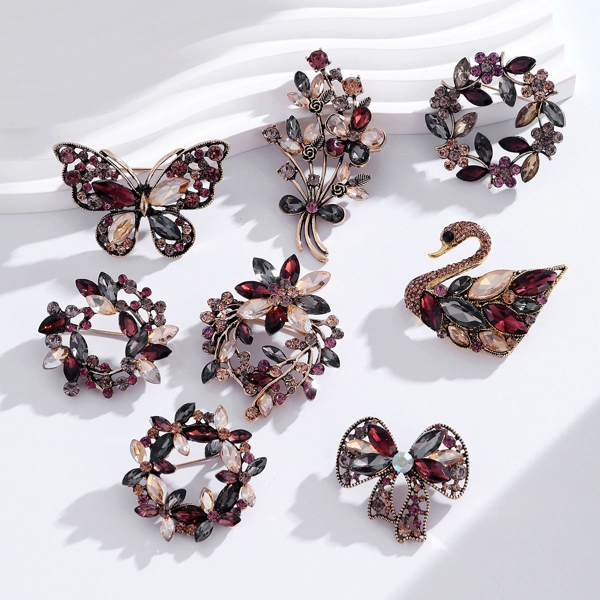 Luxury Crystal Brooch for Wome - đánh giá và giá Wedding Supply Wholesale