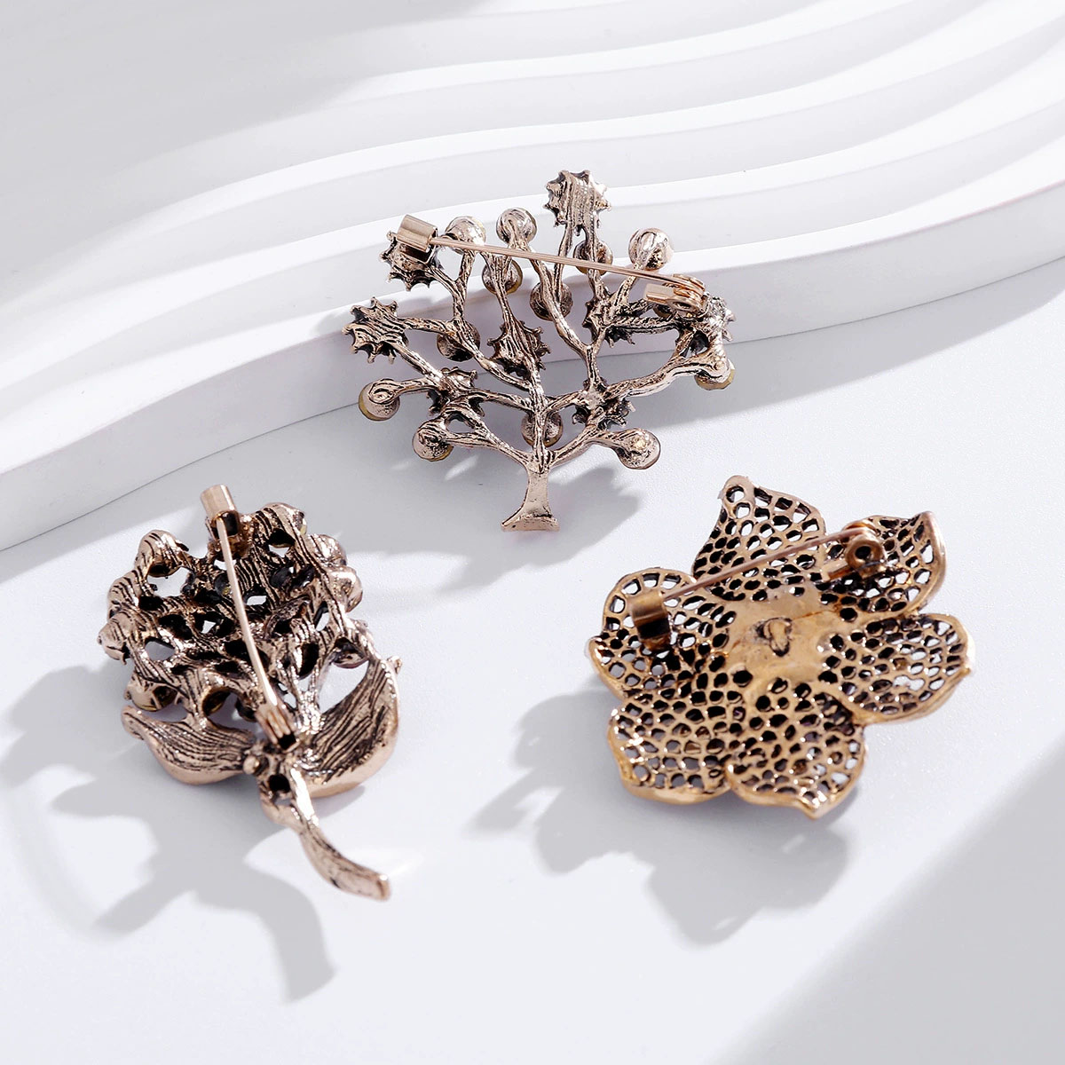 Luxury Crystal Brooch for Wome - đánh giá và giá Wedding Supply Wholesale